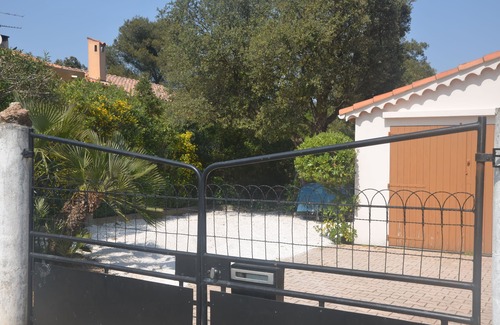 Saint-Aygulf Villa | Seaside and very quiet, ground floor villa renovated 6 people 90 m2 in beautiful garden