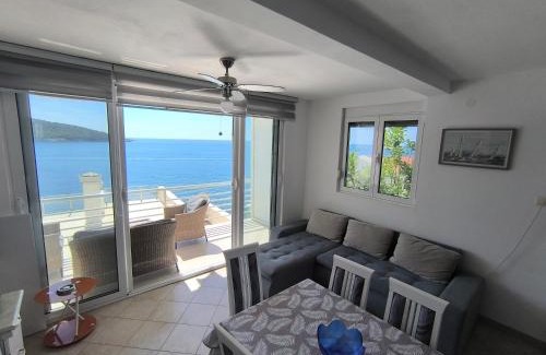 Utjeha Apartment | Seaside Apartment Kruče