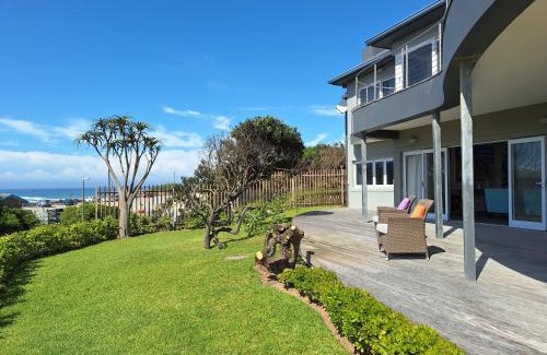 Port Alfred House | Seaside Beach House with Pool & Invertor