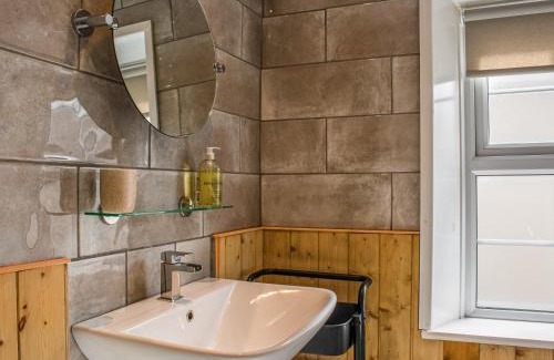 West Cliff House | Seaside Cottage