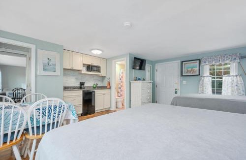 South Yarmouth House | Seaside Cottages - Cottage 01B - Coastal Haven and Seascape