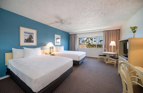 Kahului House | Seaside Dream! 2 Comfortable Units, Outdoor Pool, Steps to Ho’aloha Park Beach!