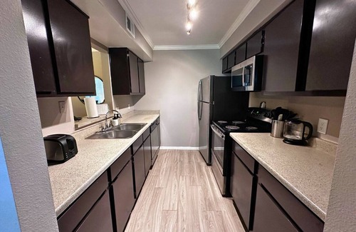 Galveston Apartment | Seaside Escape: Great Amenities right on Galveston Bay