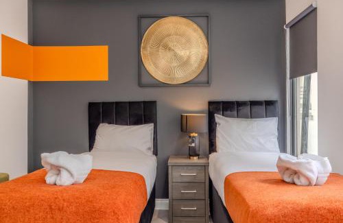 Montpelier Apartment | Seaside Escape l Steps from Brighton Beach l Balcony l 1BD