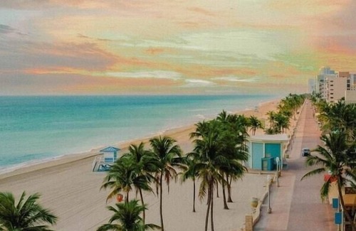 North Beach Apartment | Seaside Escape | Steps to Hollywood Beach