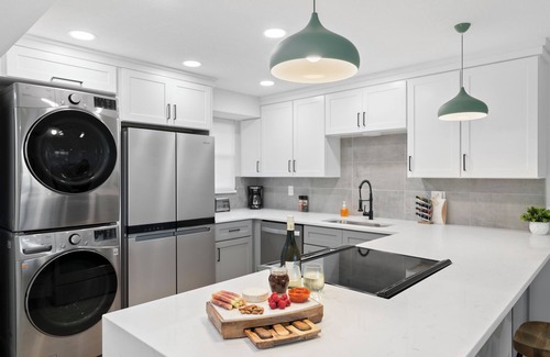 Satellite Beach Condo | Seaside Escape – Ground-Floor Condo with Panoramic Ocean Views, Steps to Beach & Pool 🏝️