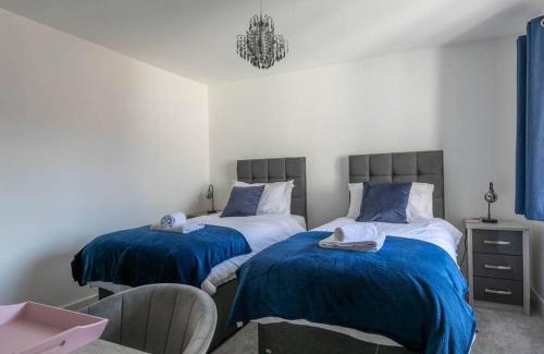 Broadstairs House | Seaside Family Bungalow for 5 people with garden and driveway parking