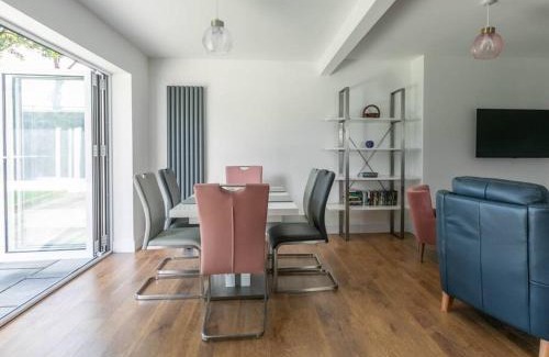 Broadstairs House | Seaside Family Bungalow for 5 people with garden and driveway parking