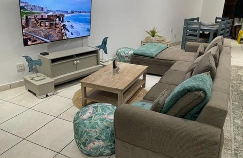 Margate Beach Apartment | Seaside Getaway 2