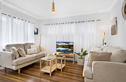 Scarborough House | Seaside Haven Cottage