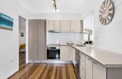 Scarborough House | Seaside Haven Cottage