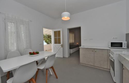 Exomvourgo House | Seaside home in Kardiani/Giannaki bay - Agnes's Home