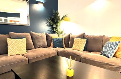 Lancing House | Seaside House Lancing with Parking