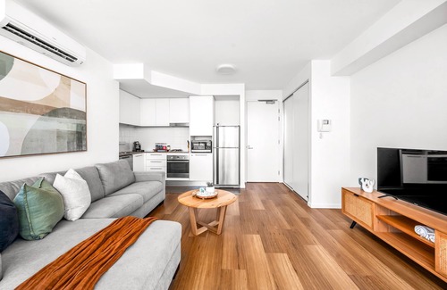 Newcastle Apartment | Seaside Luxe - Elevated Ocean Views - Walk to CBD