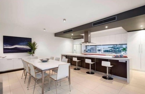 Ocean Grove Apartment | Seaside Luxury: Panoramic Views in Heart of Town