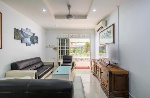 Tanjung Bungah Villa | Seaside Private Bungalow, Tg Bungah