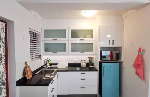 Hermanus Apartment | Seaside Respite Main road apartment