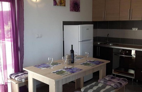 Drvenik Mali House | Seaside Retreat Holiday Home with Terrace - Two Bedroom Holiday Home with Terrace