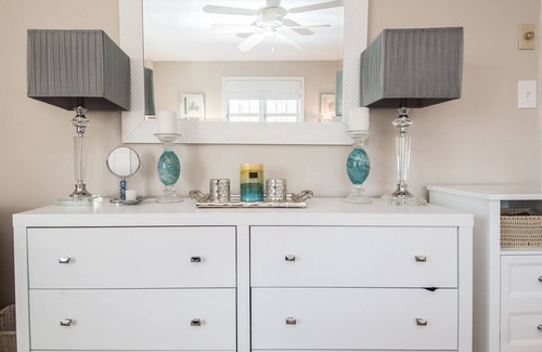 Portsmouth House | Seaside Retreat - Large 4 BR Home