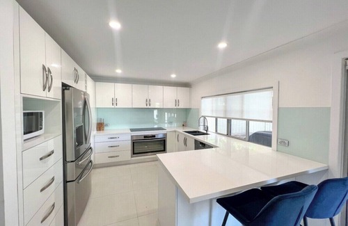 Belmont South House | Seaside Retreat - Relaxing pet friendly getaway!