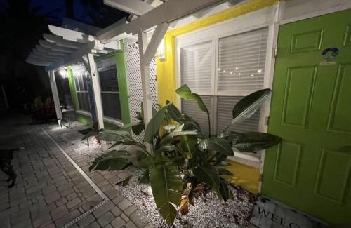 Indian Rocks Beach Apartment | Seaside Retreat Cottages #2.