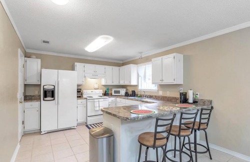 Navarre House | Seaside Sanctuary close to Navarre Beach!