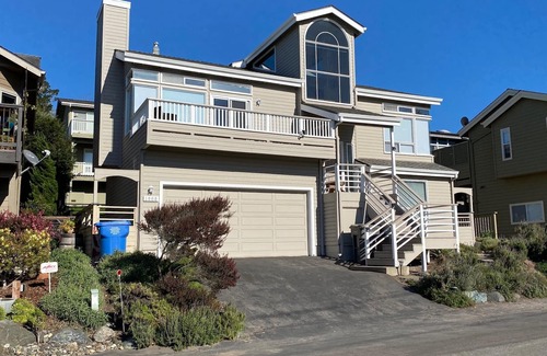 Marine Terrace House | Seaside Serenity ~ 3 KING, 2 Queen, Walk 2 Blocks 2 Ocean & Tide Pools!