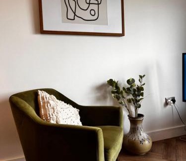 Llanelli Apartment | Seaside Serenity