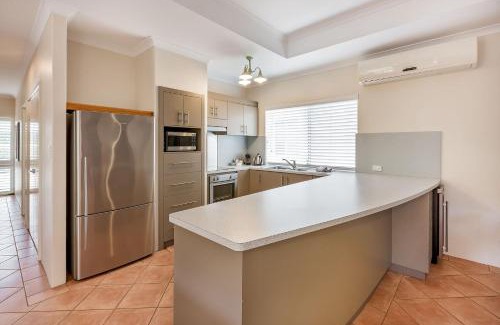 Dunsborough House | Seaside Serenity Villa