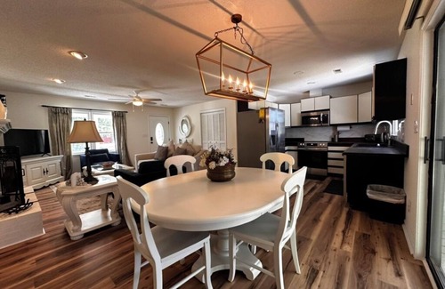 Calabash House | Seaside Serenity: Your Perfect Beach Getaway 15 Min for Sunset Beach