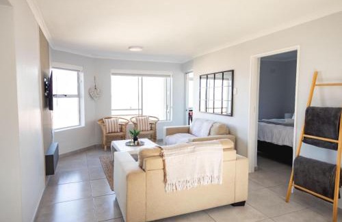 Hermanus Apartment | Seaside Serenity