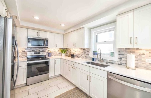 Wrightsville Beach Condo | Seaside Solace: Panoramic Views! Oceanfront Condo, King Bed, Pool, Tennis,Cabana