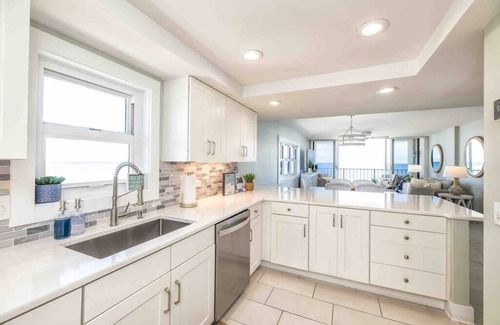 Wrightsville Beach Condo | Seaside Solace: Panoramic Views! Oceanfront Condo, King Bed, Pool, Tennis,Cabana