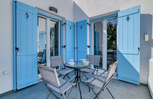 Aliki Apartment | Seaside Splendor - Apollo s Poolside Retreat