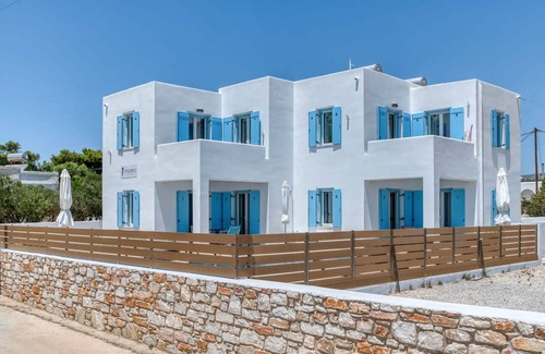 Aliki Apartment | Seaside Splendor - Apollo s Poolside Retreat