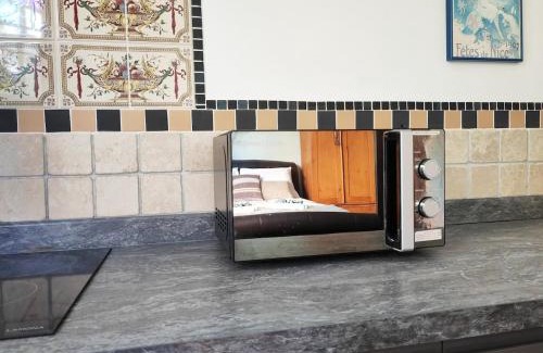 Meads Apartment | Seaside studio for business or holiday travellers