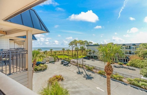 Hilton Head Island Condo | Seaside Villa by VTrips