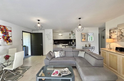 Grosseto-Prugna Villa | Seaside Villa with Terrace, 6 Guests, Near Porticcio Beaches