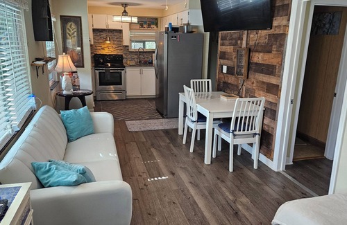 Palmetto Cottage | Seaside Waterfront Cottage. Perfect Nature Retreat for Kayaking or Fishing!