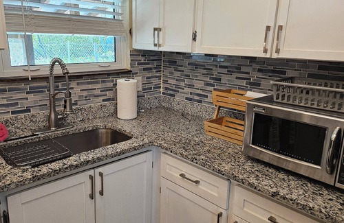 Palmetto Cottage | Seaside Waterfront Cottage. Perfect Nature Retreat for Kayaking or Fishing!