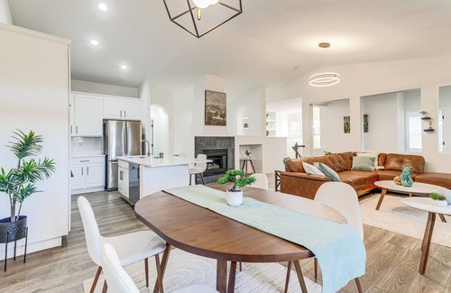 Aurora Condo | Seasonal Pool, Balcony: Quiet & Cozy Aurora Condo!