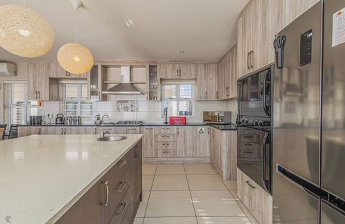 Calypso Beach House | Seasons of Serenity, Langebaan 8-sleeper