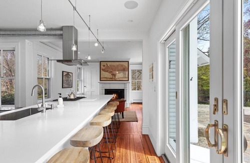Dartmouth House | Seathrift Estate, on the Padanaram Harbour