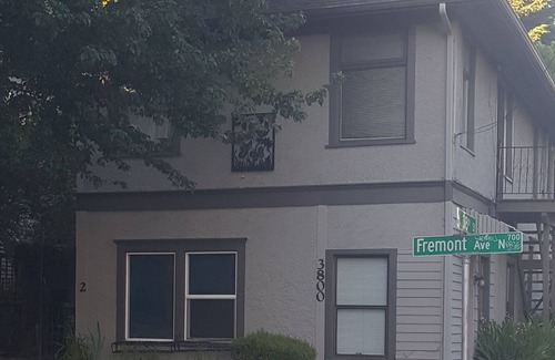 Fremont Apartment | Seattle Fremont Neighborhood Apartment: "Walk To The Center Of The Universe"