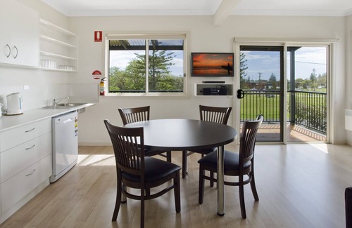 Bermagui Cottage | Seaview Beach House Complex