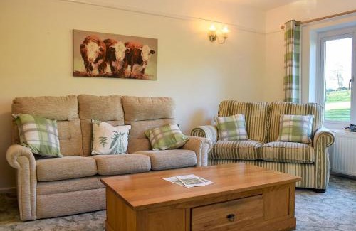 Axminster House | Seaview Bungalow
