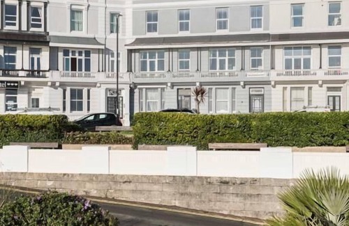 Hastings Apartment | Seaview