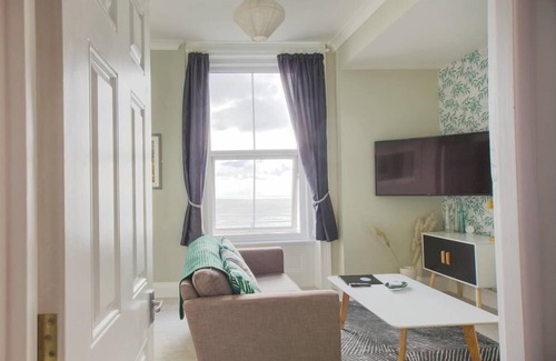 Hastings Apartment | Seaview