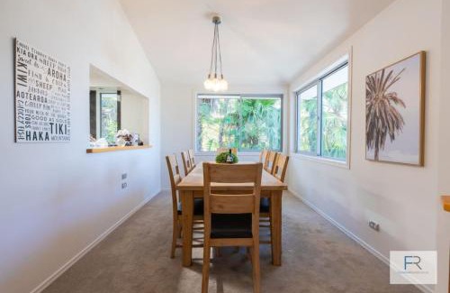 Castor Bay House | Seaview Haven in Castor Bay