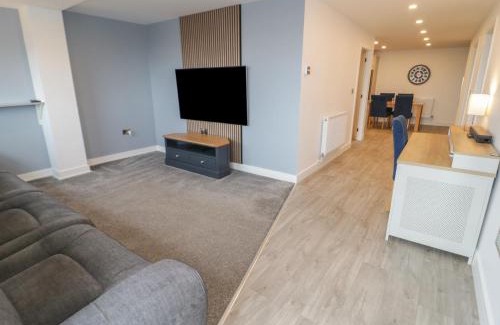 Llanfairfechan House | Seaview House